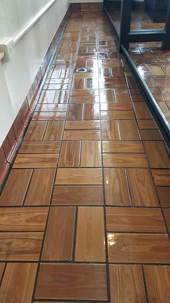 restaurant commercial tile and grout cleaning in dining room